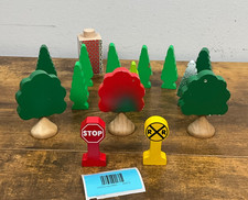 Thomas Wooden Railway Lot Gullane Trees Signs Building Vintage 2001 2007 Set