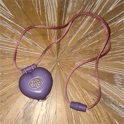 1991 Pretty Picture Locket w original cord Polly Pocket Bluebird
