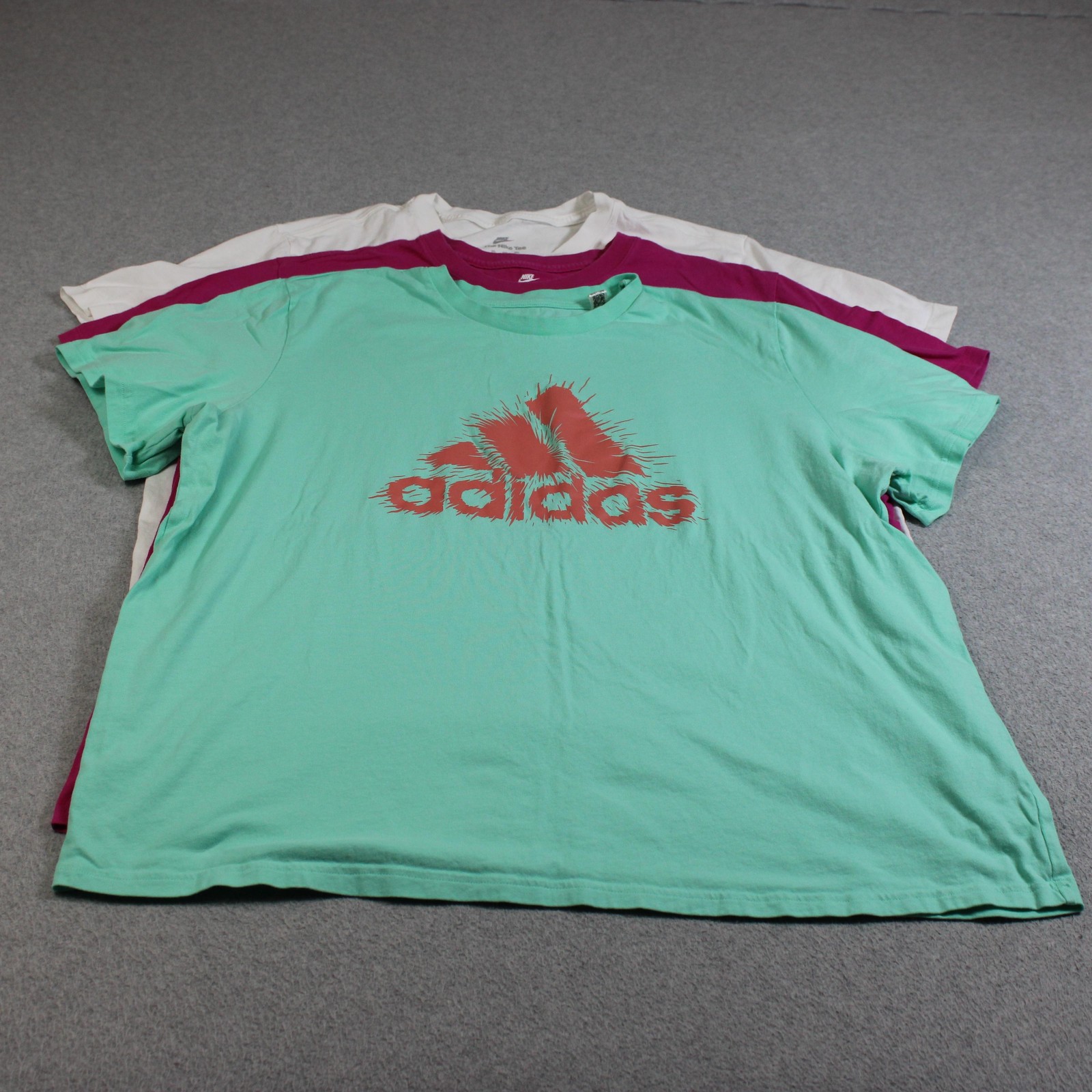 Nike Shirt Womens 2XL Lot 3 White Pink Green Graphic Logo Tee Sportswear Adidas