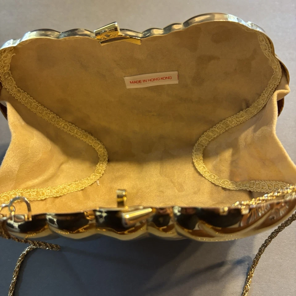 Bolso de noche rígido de metal dorado de Hong Kong vintage cadena usado en excelente estado Foto 4 de 4