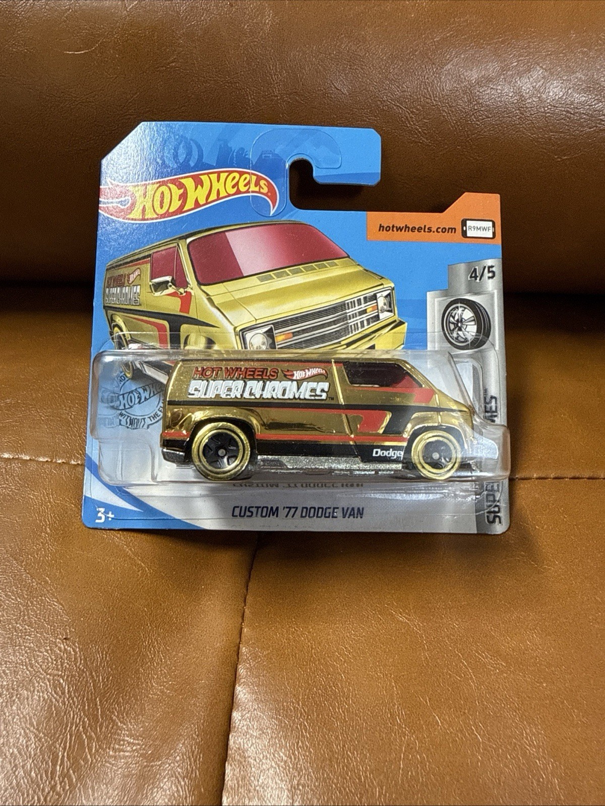 2019 Hot Wheels SHORT CARD HW SUPER CHROMES CUSTOM 77 DODGE VAN GOLD 4/5 FYG83 A