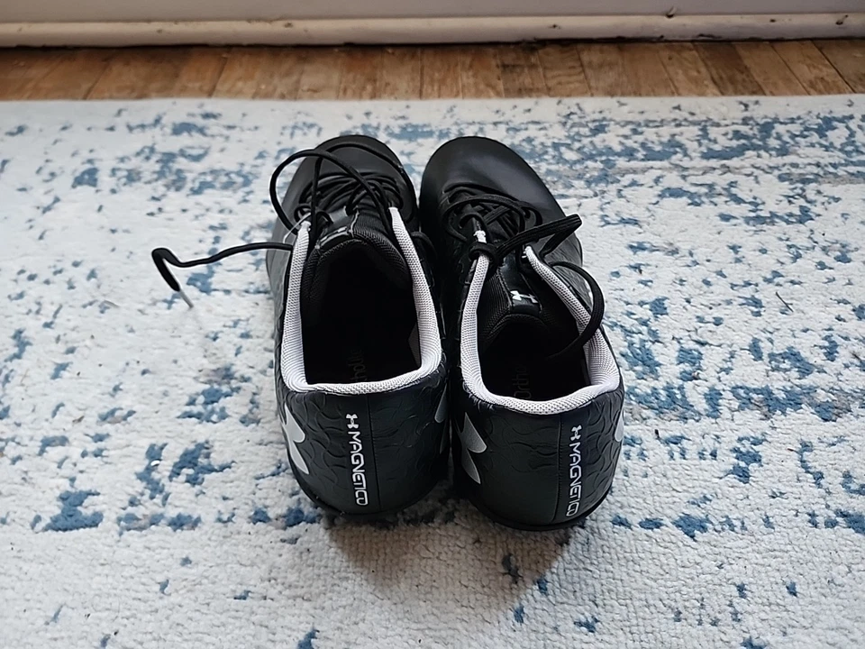 ¡Raro! Zapatos de fútbol interior Under Armour Magnetico Select talla 10 negros Foto 4 de 4