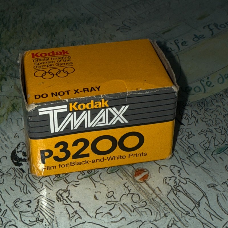 Kodak TMax P3200 Pro Film TMZ 135-36 35mm Black & White - EXP 3/2002