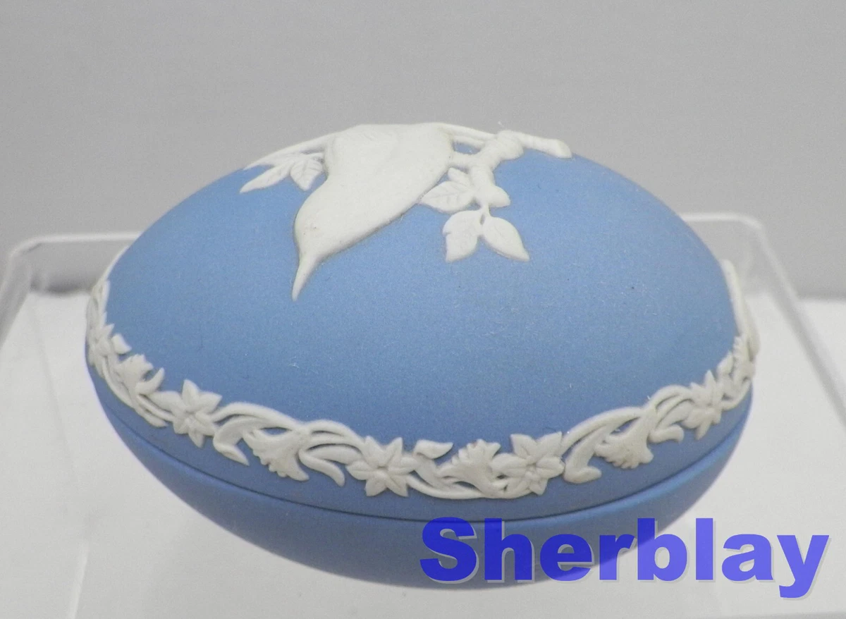 Wedgwood Blue Jasper Easter Egg 1981 Small Oval Egg Shaped Lid
