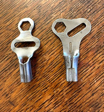 VINTAGE  ROLLER-SKATE KEYS 2  MADE IN USA 
