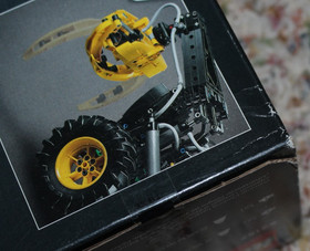 Lego Technic John Deere 948L-II Skidder 42157. New in a sealed box. 1492 pieces