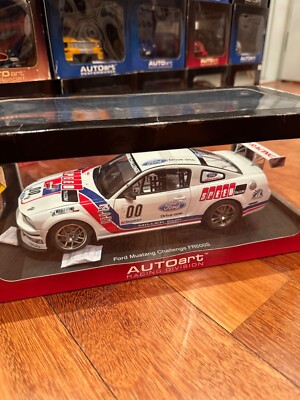 1/18 AUTOART 80712 FORD MUSTANG CHALLENGE FR500S 2007 #00 LIMITED