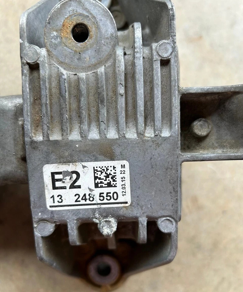 2011-2015 Chevrolet Cruze Engine Motor Side Mount Bracket OEM 13248550 — 第 4/4 张图片