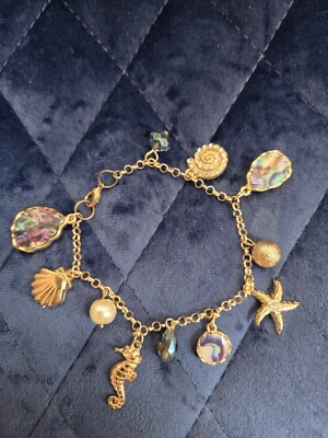 SEA TREASURES BRACELET & CHARMS 