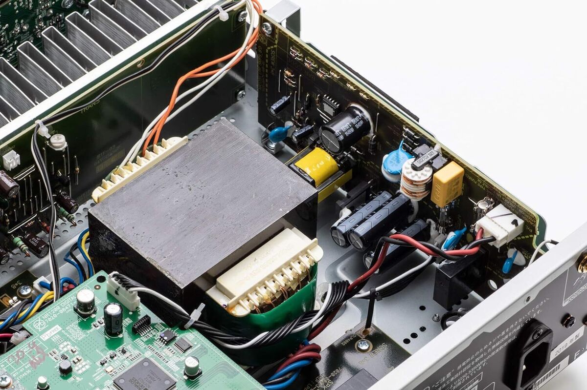 Marantz NR1200 Hi-Fi Stereo Amplifier Network Receiver and Marantz NR1200 Hi-Fi Stereo Amplifier Network Receiver and