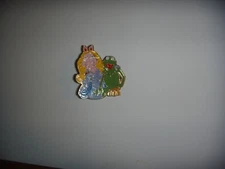 Vintage Muppets Kermit And Miss Piggy Pin Lapel / Hat pin Size 1-3/8" by 1-1/4"