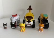 Paw Patrol Rescue Cats Deluxe Vehicle and Figure Set Of 3 , Leo, Wild, Wildcat