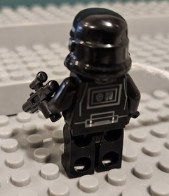 Lego MINIFIGURE- Star Wars Imperial Shadow Trooper  Sw0166b. Lot132