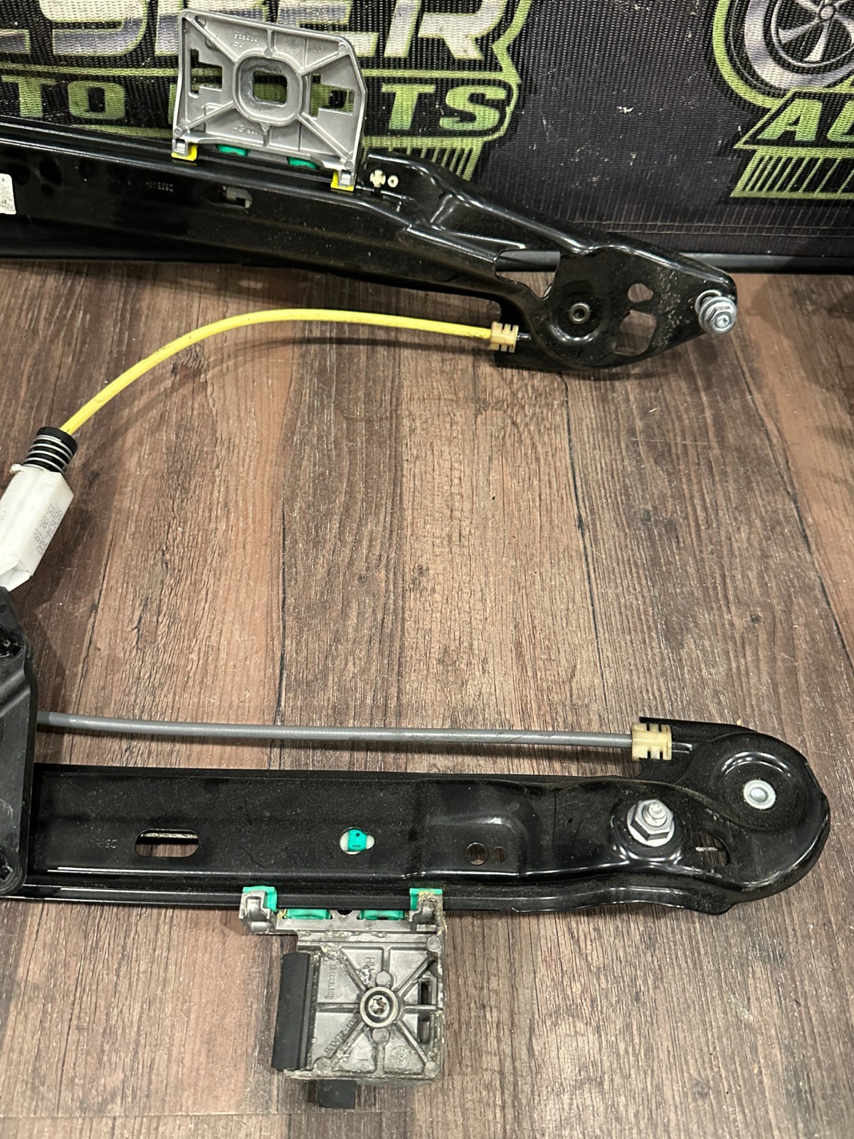 Lamborghini Urus 2018-2024 FRONT+RIGHT Window regulator
