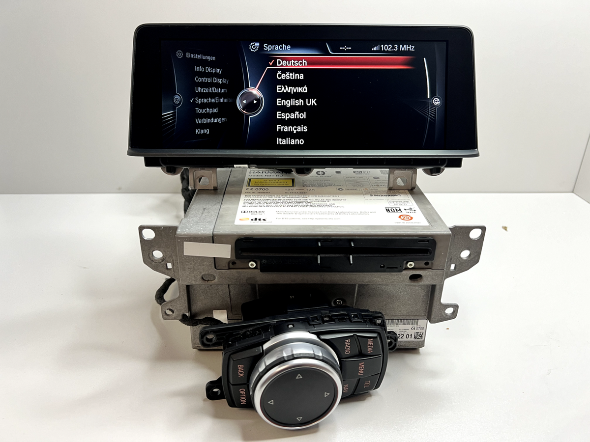 BMW 純正 ナビ モニター F30 F31 他 NBT BMW 3シリーズセダン(F30) ヘッドユニット(NBT ID3)修理作業