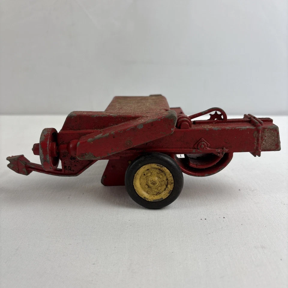 Empacadora cuadrada New Holland 268 de colección Advanced Products escala 1:25 Foto 4 de 4