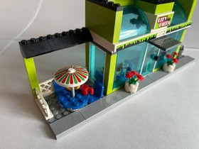 60026 LEGO&reg; City Town Square (100% complete w/ Instructions)