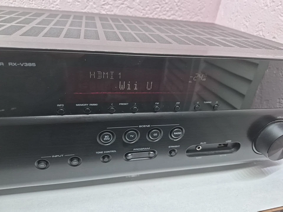 Yamaha RX-V385 5.1-Channel 4K Ultra HD AV Receiver - In Very Good Condition - Image 4 of 4