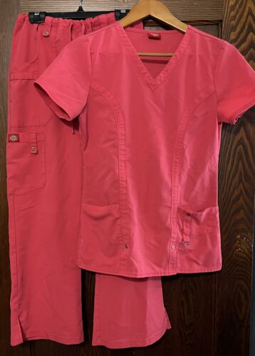 Dickies Scrubs Set ~ Size XS ~ Coral V-Neck SS Top