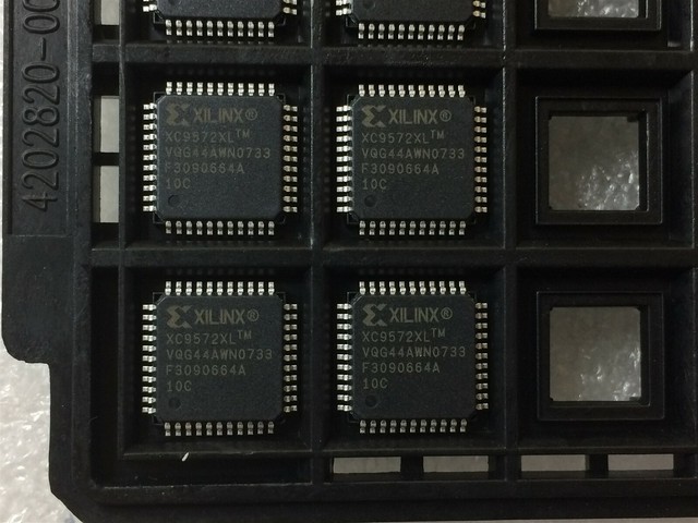 Carte XD 1PCS XC9572XL-G44C IC CPLD 72 MCELL C-TEMP 44-PLCC 9572 XC9572 Necrozma Criniere Du Couchant GX - Foto 4