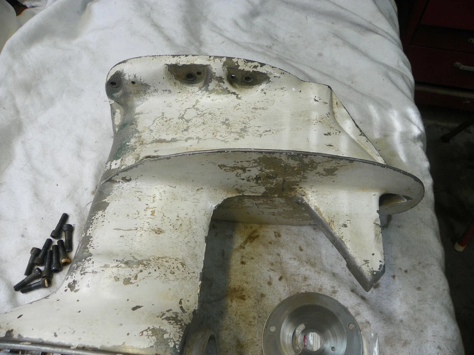 Johnson 28HP Evinrude 1962 Outboard OMC Lower Unit Gear Case Housing Sea Horse - Image 4 of 4