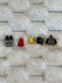 LEGO Wolfpack Renegade Minifigure cas252 Castle 6075 6038 Red Cape Shield Axe