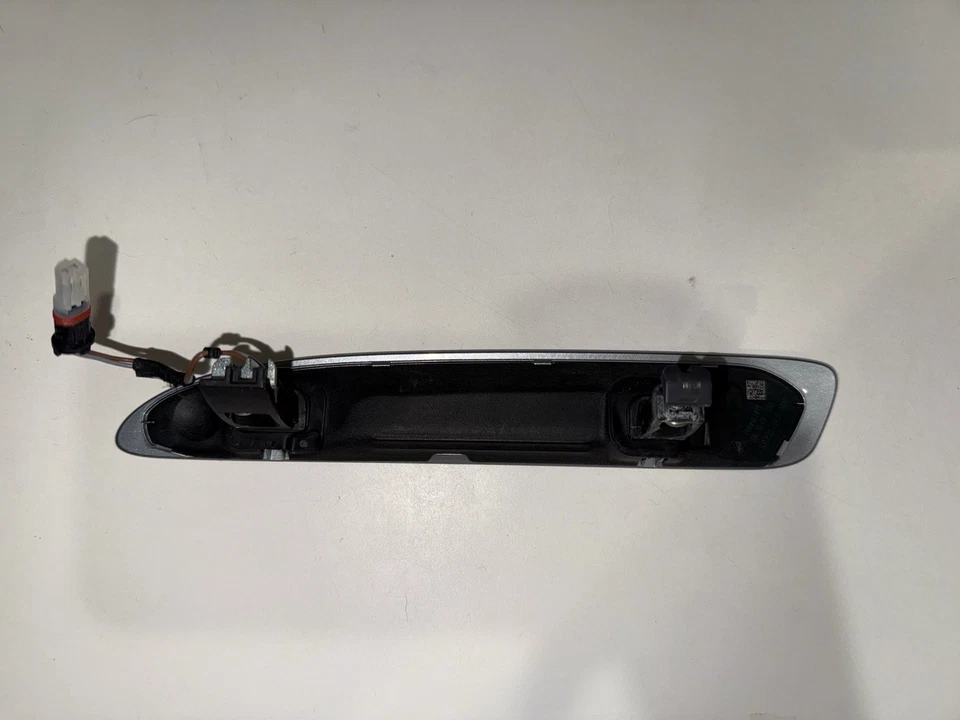 Manija de puerta exterior delantera derecha Porsche Taylor 2020-2024 9J1837206D M7P plateada Foto 3 de 4