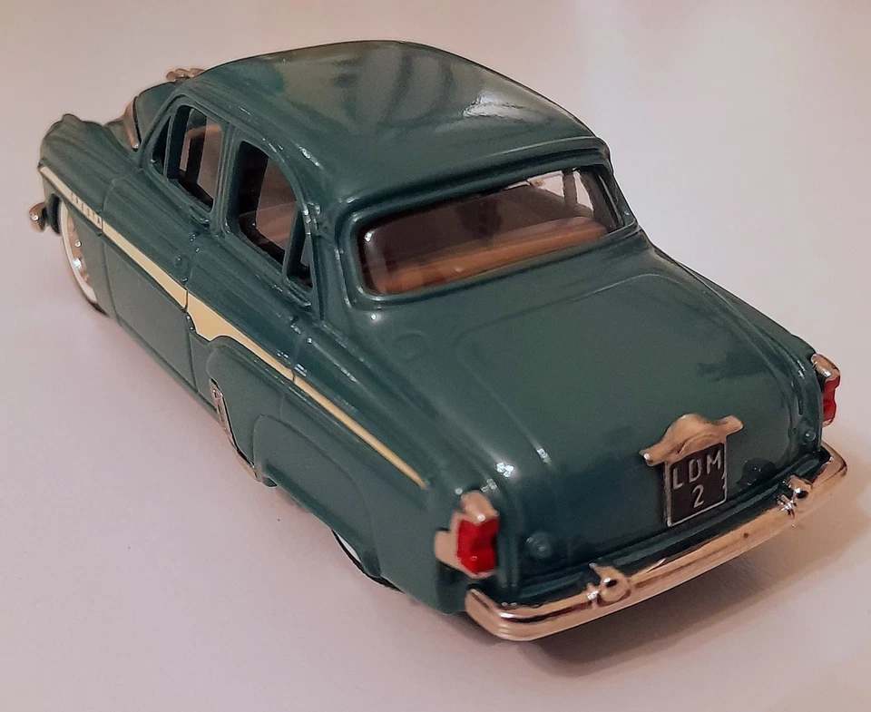 Lansdowne Models 1/43 Scale LDM2 - 1957 Vauxhall Cresta E Series - Green - Image 4 of 4