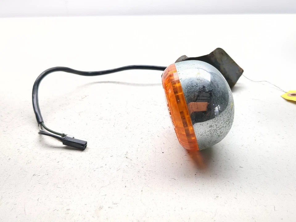 Luz indicadora intermitente intermitente señal de giro delantera derecha 99-10 Suzuki GZ250 Foto 3 de 4