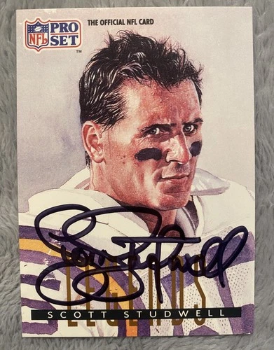 MINNESOTA VIKINGS SCOTT STUDWELL AUTOGRAPH 1991 PROSET LEGENDS #700 TRADING CARD