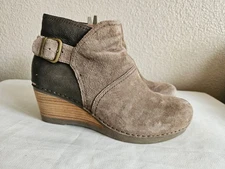 Dansko Shirley wedge leather boots. sz38.very gently worn