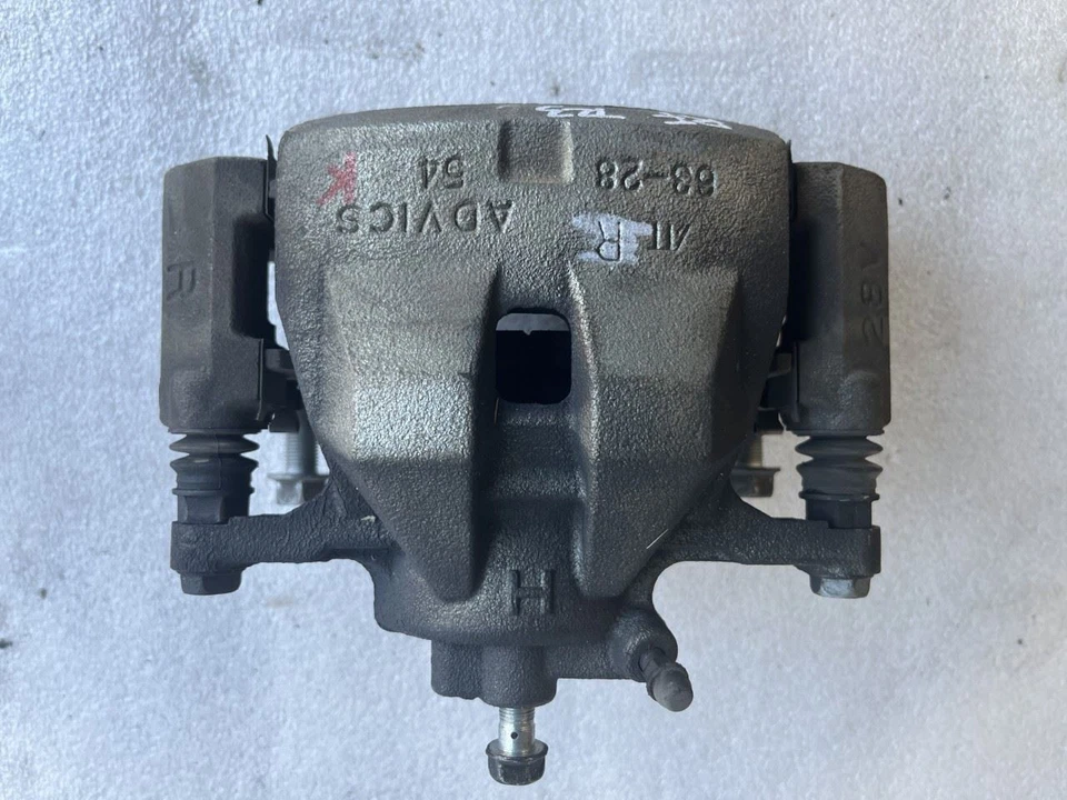 Lexus Es300H 2015 pinza de freno delantera lado del pasajero derecho Foto 2 de 4