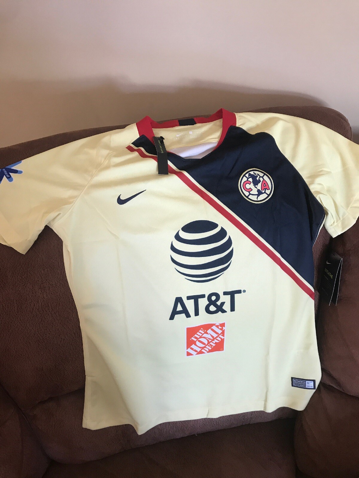 nike club America soccer futbol jersey NWT size Large women's