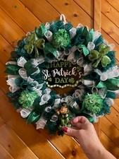 St. Patrick's Day-Wreath-Green White-Handmade-"Happy St.Patrick's Day "    Cute 