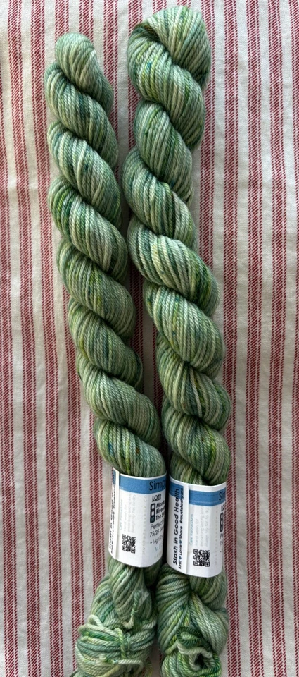 NUEVO - Debe esconder hilo simplemente moteado mini en la Comarca Foto 2 de 4