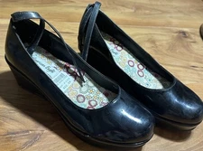 Black American Eagle Payless Patent Leather Shoes Floral Insoles