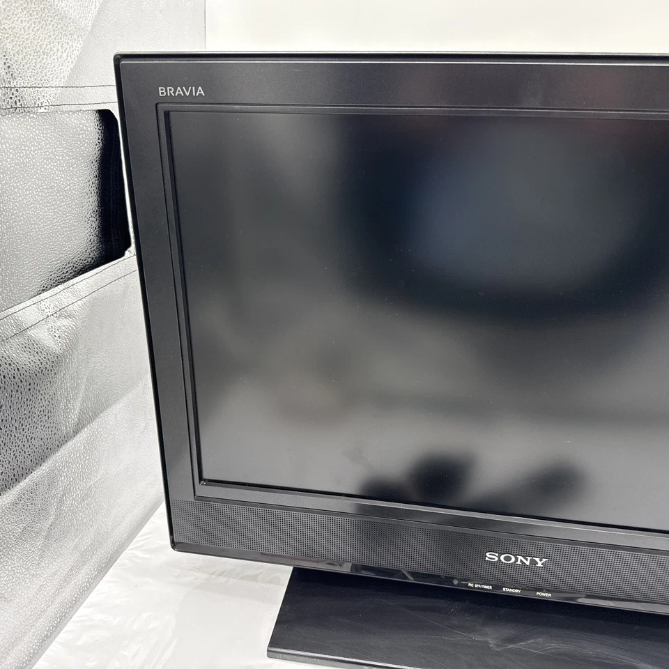 Sony Bravia KDL-26M3000 26” LCD Digital Gaming TV PC Input Includes Remote - Image 3 of 4