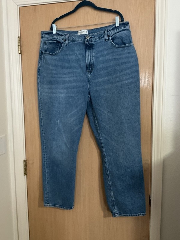 Abercrombie & Fitch 18 Curve Love Loose Cuffed High Rise