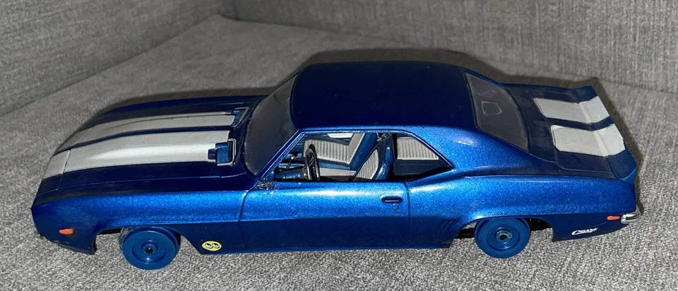 ВИНТАЖНЫЙ REVELL 1969 Z-28 CAMARO RS 7457 1:25 МОДЕЛЬ НАБОР 1990 собранный без коробки  - Изображение 2 из 4