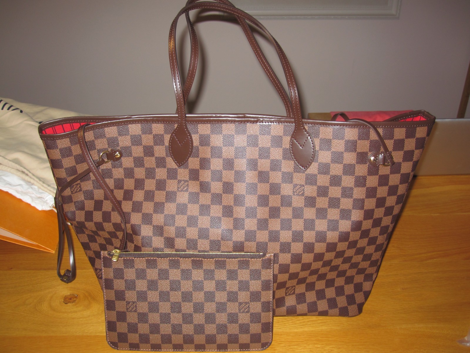 Louis Vuitton. Neverfull. GM .Tote. bag. unused mint condition. authenticated