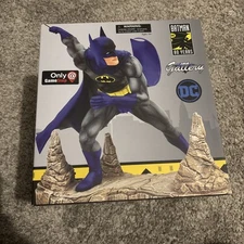 DC BATMAN CLASSIC EDITION STATUE GAMESTOP EXCLUSIVE NEW DIAMOND SELECT TOY