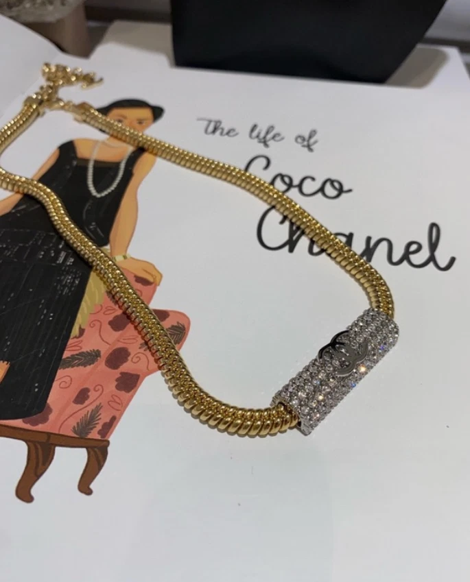 Collana CHANEL Oro Cinque Metallo Catena e Cristallo Intarsiato Intrecciato CC 24C