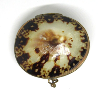 Vtg Cowrie Leopard Tiger Shell Hinged Trinket Box Change Vtg Cowrie Leopard Tiger Shell Hinged Trinket Box Change