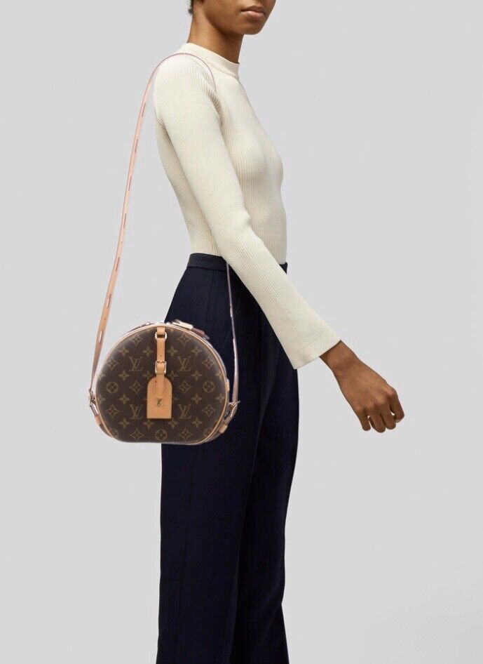 LOUIS VUITTON BOITE CHAPEAU SOUPLE TIME TRUNK MONOGRAM LOUIS VUITTON BOITE CHAPEAU SOUPLE TIME TRUNK MONOGRAM