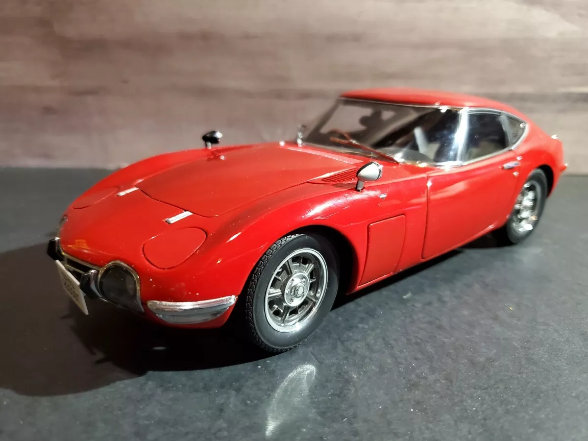 TOYOTA 2000GT AUTO art 1:18-