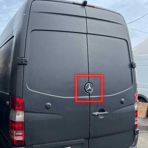 Rear Door Tailgate Mercedes-Benz Sprinter VAN 2007-2024 Logo Emblem 9067580058 - Picture 5 of 5