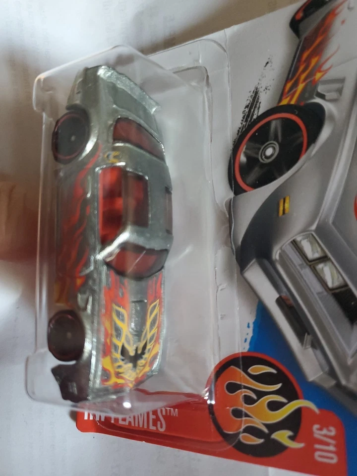 Pontiac Firebird Zamac Flames 93/10 2016 Hot Wheels '77 arrugado. Foto 4 de 4