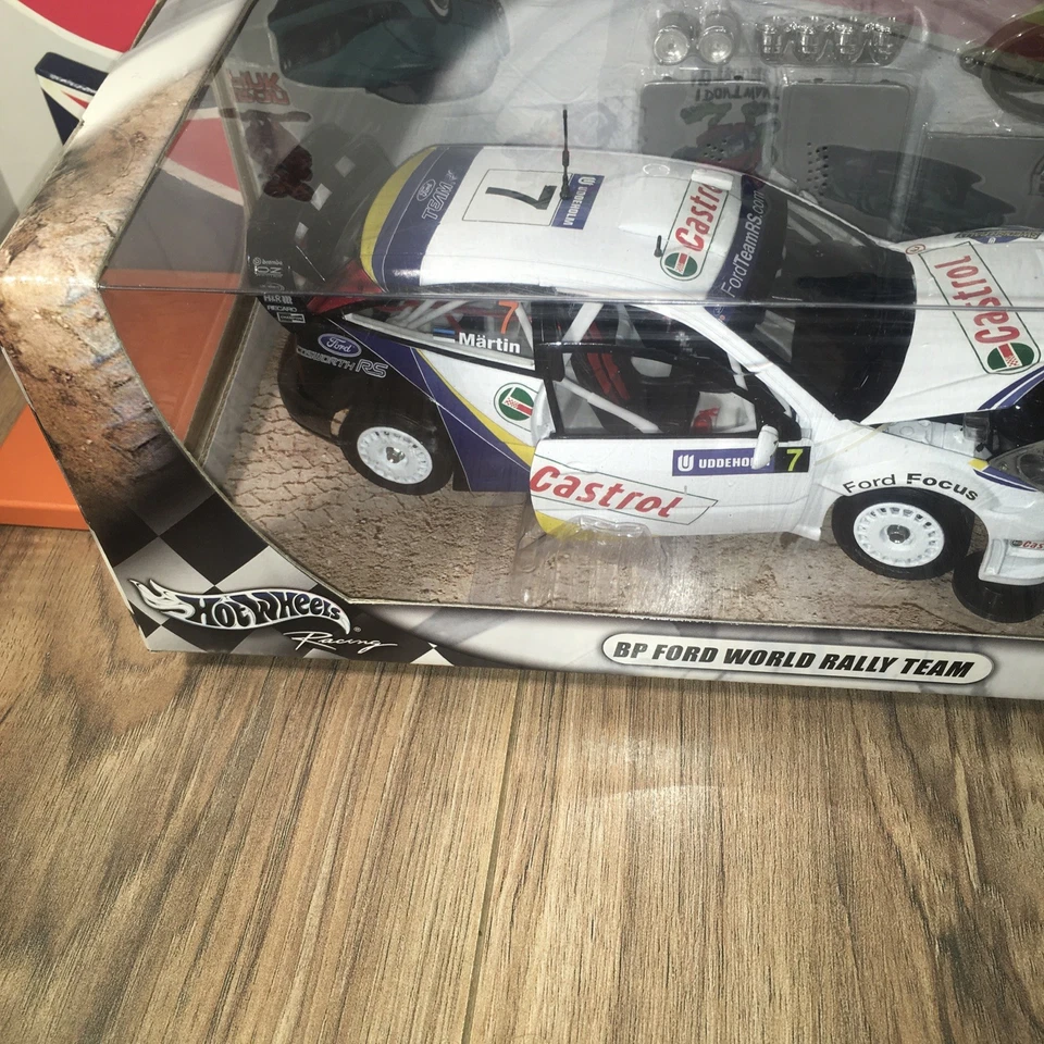 Hot wheels Racing Ford Focus Markko Martin 2004 WRC FIA WORLD RALLY 1:18 NIB - Image 4 of 4