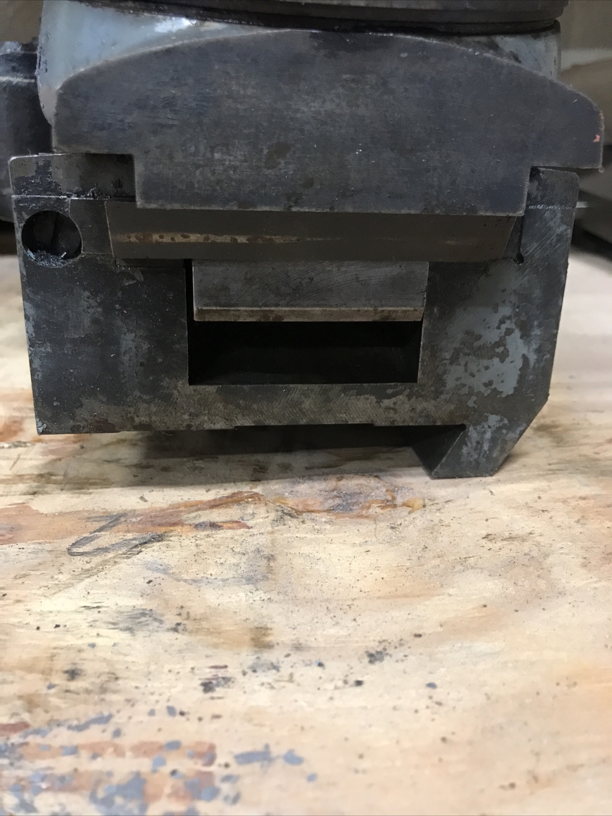 Hardinge DV-59 Model "L" 6 Position Bed Turret No Handle