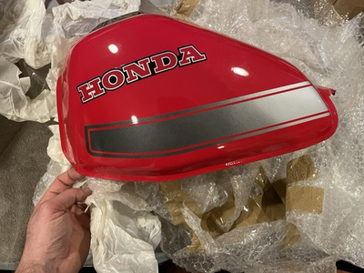 #ad 1982 NOS HONDA ATC 200e Gas Tank Big Red $1300.00